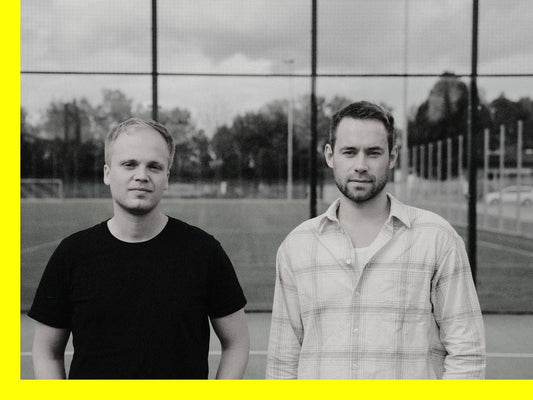 Tio Tio on Le Black Sofa