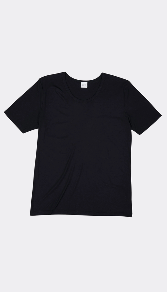 Black t-shirt on a white background from moi-basics