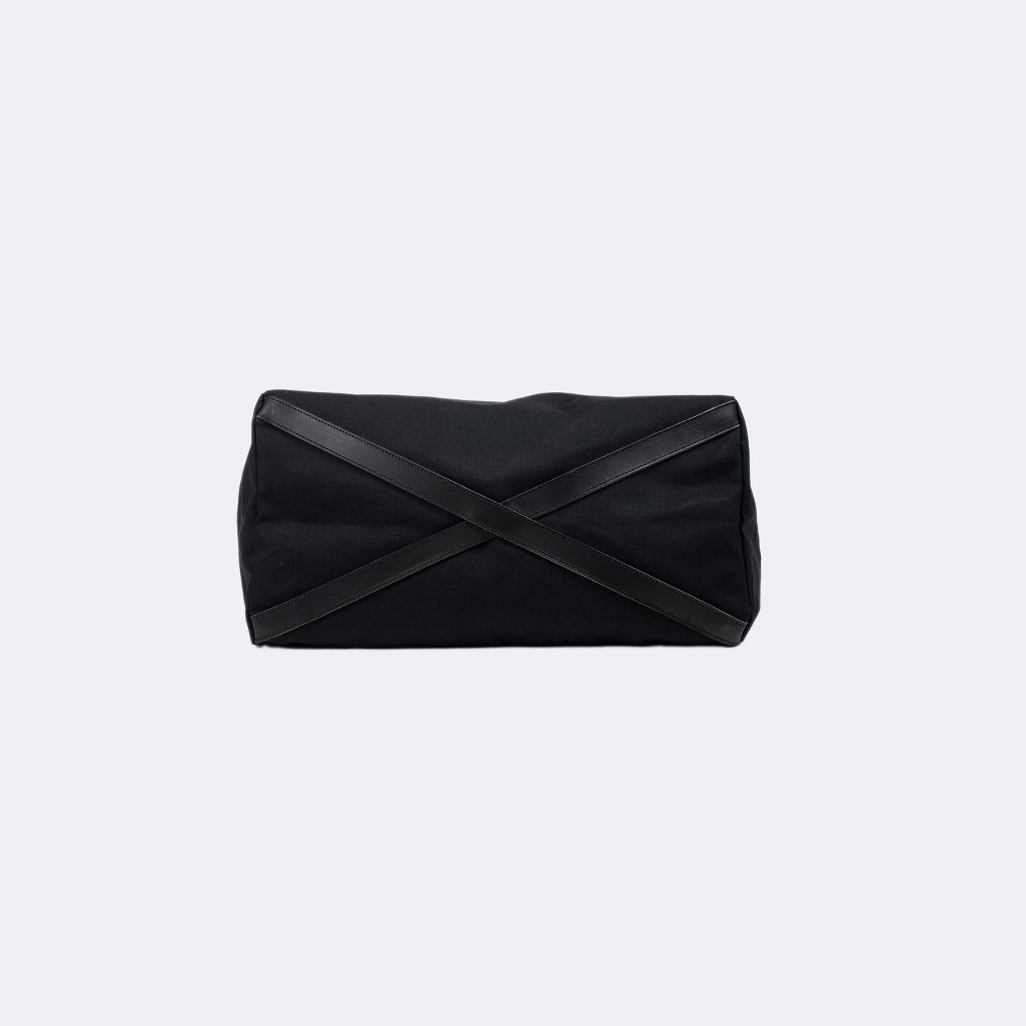 Bottom of the black everyday weekender bag from SUPERMARQUE